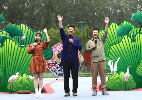 最新七夕爆料新闻视频,明星情侣甜蜜互动，幕后故事曝光  第3张